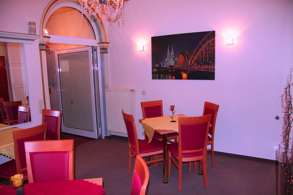 Hotel La Isla Cologne Exterior photo